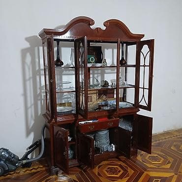 ucuz dolap: Klassik üslubda vitrinli bufet - Material: təbii ağac karkas — 2