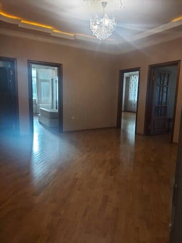 i̇smayilli kiraye evler photos: Nəsimi metrosunun çixışında 16 mertebeli binanın 3-cü mərtəbəsində — 2