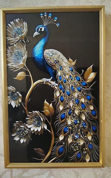 Dekorativ tablo – tovuz quşu motivli - Rəsm: Qaranlıq fon üzərində