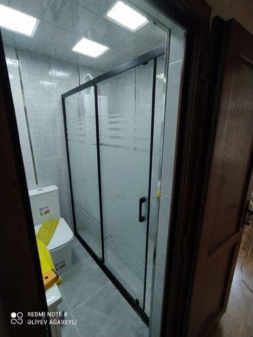 Şüşə duş kabinası sürüşən qapı sisteminə malikdir. Kabina mat şüşə lalafo.az -da Şüşə duş kabinası sürüşən qapı sisteminə malikdir. Kabina mat şüşə