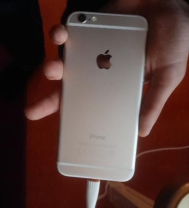 iphone 12 sade: IPhone 6s, 64 GB, Gümüşü, Barmaq izi — 3