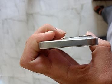 ön kamera: IPhone 15 Pro, 128 GB, Natural Titanium, Barmaq izi, Face ID — 5