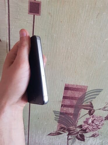 i̇phone 4s: IPhone 4S, 16 GB, Qara, Simsiz şarj, Sənədlərlə, Zəmanət — 4