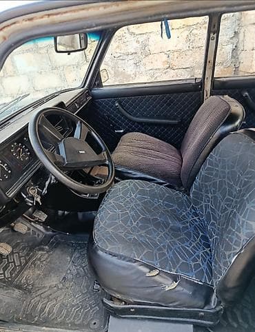 volkswagen golf 2: Model: Universal kuzovlu sovet istehsalı minik avtomobili (arxa — 1
