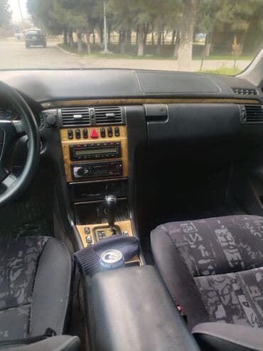 avtomat maşın: Mercedes-Benz 240: 2.4 l | 1998 il Sedan — 1