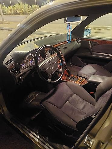 mercedes e class: Mercedes-Benz E 200: 2 l | 1998 il Sedan — 4