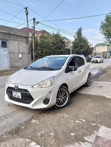 disk satisi: Toyota Aqua: 1.5 l | 2017 il Hetçbek — 2