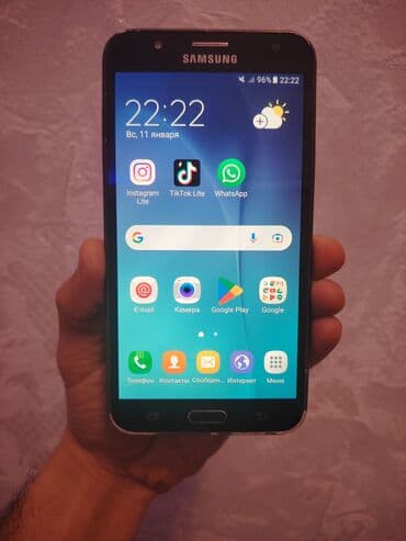 Samsung J7 16 yaddas her proqramı Dəstəkləyir her seyi islekdir evde