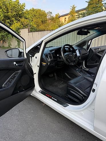 priora satışı: Kia K3: 1.6 l | 2014 il Sedan — 10
