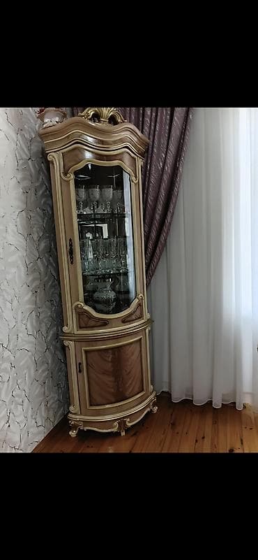 skafi: Klassik üslubda vitrinli bufet dəsti. İkisi birlikdə - İki hissədən — 1