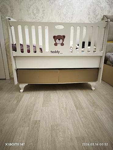 döşey: Oğlan və qız üçün, Dördbucaq, Beşik, Dəstsiz, Matrassız, Yellənmə mexanizmsiz — 1