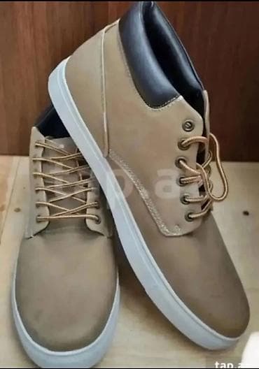 krasofka 43: Kişi krossovkaları – bej rəngli, klasika və gündəlik üslubun qarışığı — 2