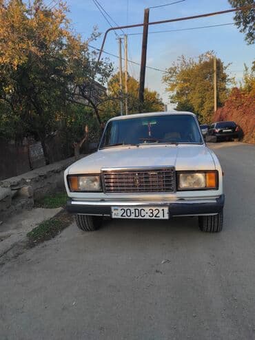 авто запчасти ваз 2110: VAZ 2107, ağ rəng, sedan kuzov. Texniki xüsusiyyətlər: - — 4