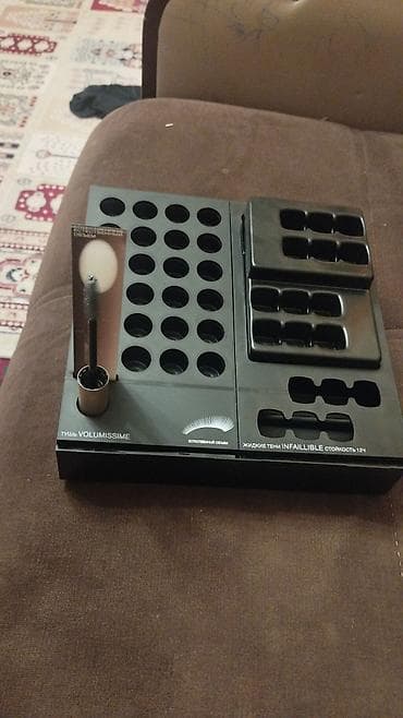 isiq generator satilir: Kosmetik məhsullar üçün vitrin/displey stendi - Brend yazıları — 1