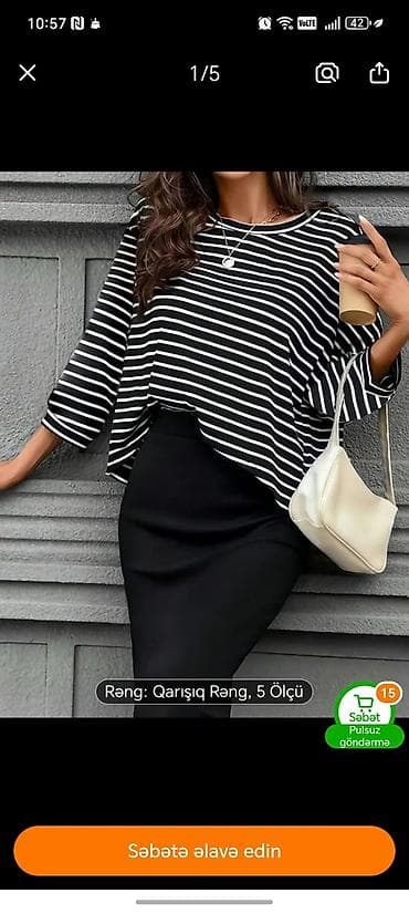 Qadınlar üçün zolaqlı oversize bluz - Rəng: qarışıq rəng (qara-ağ