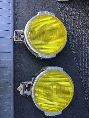 Sarı şüşəli hallogen farası. Mitsubishi logolu, mitsubishi maşınlarına — 2