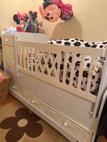 beşikler: Oğlan və qız üçün, Dördbucaq, Beşik, Yellənmə mexanizmsiz — 1