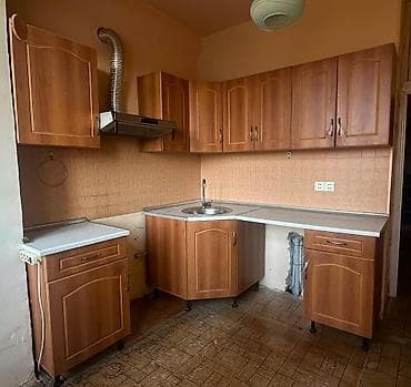 Mətbəx mebeli satılır 160 azn.Ölçü:205×200 sm.Üstündə moyka(kran — 1
