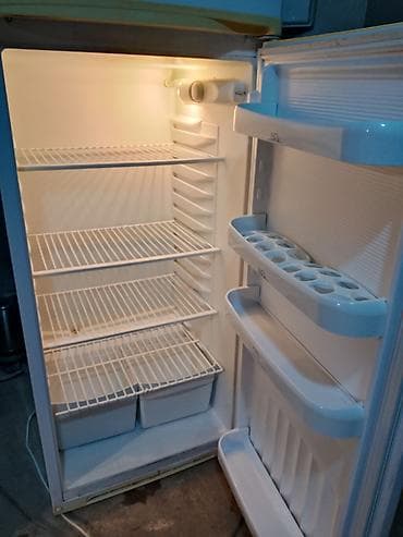 philips xenium x519: İşlənmiş 2 qapılı Dnepr Soyuducu Satılır, rəng - Ağ, Təkərli — 4