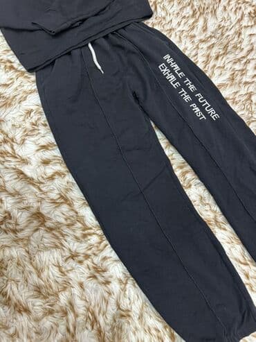 Corab və alt paltarı: Qara rəngli iki hissəli idman dəsti - Üst: kapüşonlu, ön hissədə — 3