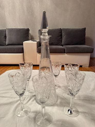 neman xrustal: Kəsimli kristal qrafin və qədəh dəsti - Tərkib: 1 ədəd kristal qrafin — 1