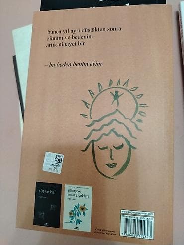 pulsuz uce: Rupi Kaur -bu beden benim evim Türk dilindəyeni . (xaricdə — 2