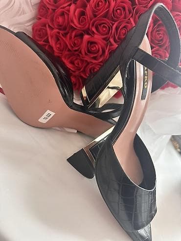 Basanoşka və səndəllər: Ölçü: 37, rəng - Qara, Yeni — 2