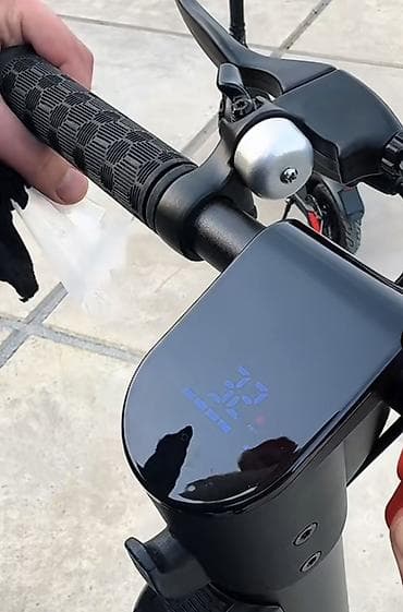 scooter icaresi: X8 elektrik skuter. Satilir hecbir problemi yoxdu. Super vezyetde 750 — 2