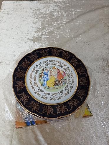 kofe qablari: Çex kobaltdi. 25il əvvəl alinib. şirniyyat qabı 50 azn 6 boşqab — 4