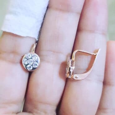 tək qaş: Sırğa, Çəhrayı qızıl, 585 Əyar, 227 g — 1