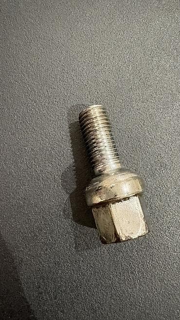 mercedes c63: 20 eded mercedes qisa ölculu disk teker boltu — 3