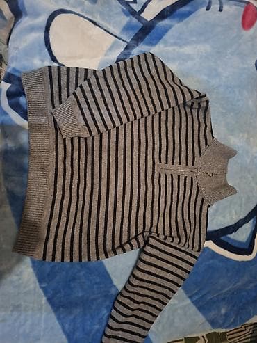 ana bala geyim: İki ədəd geyim dəsti 1) Zolaqlı sviter - Rəng: boz fon üzərində qara — 1