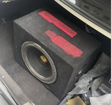 Avtomobil üçün subwoofer qabı ilə birlikdə Magnat 300 rms temirde