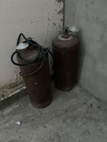 Qaz balonları 2 eded 
 Ededi 70 manat real aliciya narahat etsin