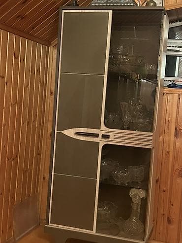 Витрины-шкафы: Стеклянная витрина-шкаф — 1