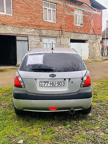 2106 masin 2005: Kia Rio hatchback, gümüşü rəng. - Kuzov: 5 qapılı, kompakt hatchback — 8