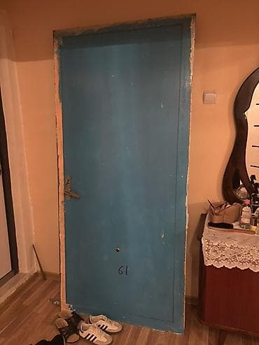 plasdik qapi pencere: Daxili qapı 92x203 sm – mavi rəngdə, metal materialdan. - Klassik düz — 1