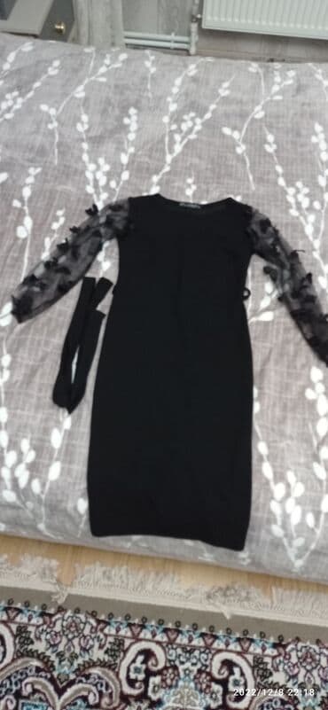 sade donlar: 1 dəfə geyinilib. Heç bir yerində deffekti yoxdur. Arxasında çox kiçik — 1