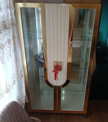 Şüşəli dolab vitrini, Yeni, Ünvandan götürmə