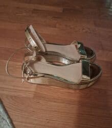 босоножки новые 36 размер: Bershka, Размер: 38, цвет - Золотой, Б/у — 2