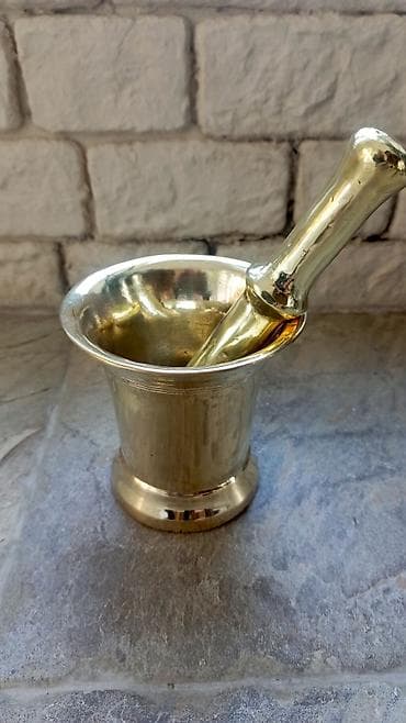 metbex ewyalari: Qədimi,bürüncdən hazırlanmış həvəng və dəstə. Xüsusiyyətlər: - — 2