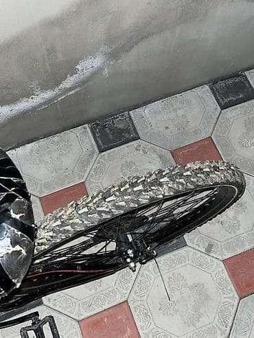 velesobetler: Velosiped – Toba ST-1000, dağ/şosse hibrid tipli Xüsusiyyətlər: - — 4