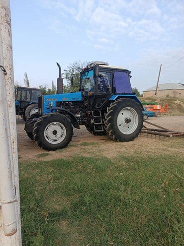 Alfa Romeo: Belarus 1221.2 traktoru - Güc sinfi: 120 a.g. (təxmini model 1221.2) — 1