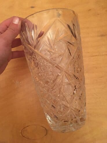 büllür: Büllur. Geniş və iri vaza — 1