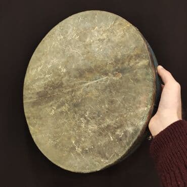 sintezator almaq: Qaval Material:Balıq dərisi Ölçü:39 sm Ünvan:Nizami 42 (Daxil işlər — 1