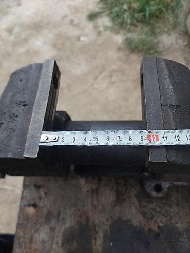 badamin qiymeti: Metal məngənə çilingər işləri üçün.Sovet istehsalı.Yaxşı vəziyyətdə — 3