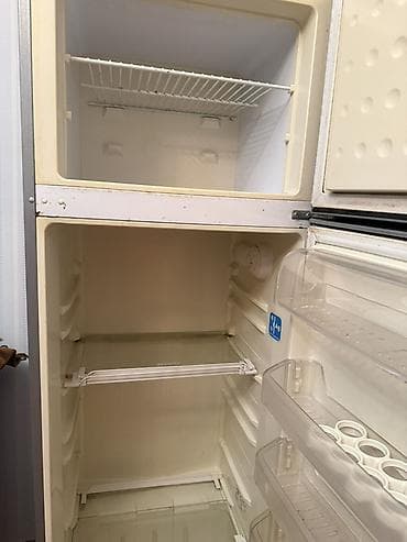 Техника для кухни: Б/у 2 двери Beko Холодильник Продажа, цвет - Серебристый, С диспенсером — 4