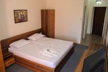 хостел двухместный: Obyekt icarəyə verilir. Obyektin ümumi ərazisi 1.5 hektardi. 3 — 6