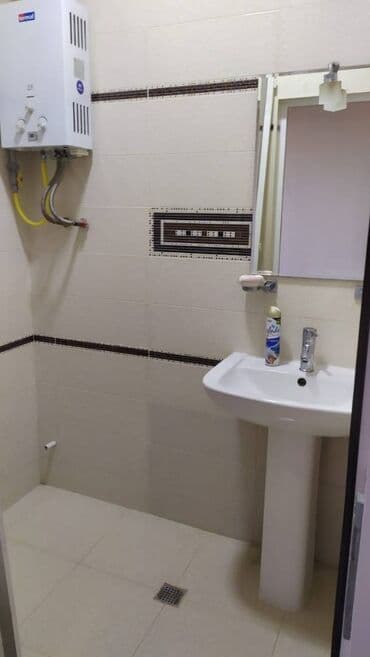 аренда квартир без посредников: Nizami rayonu,Xalqlar dostluğu metrosu yaxınlığı.5 mərtəbəli — 5