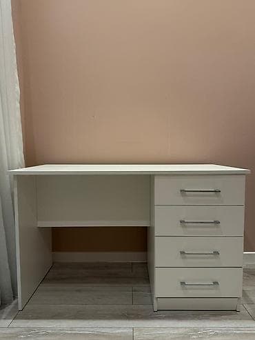 usaq yataqlari: Ağ rəngdə kompakt iş/dırnaq masası Xüsusiyyətlər: - Sağ tərəfdə 4 — 3